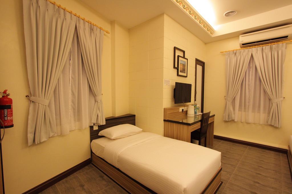 Shamrock Pensión ll Ipoh Habitación foto